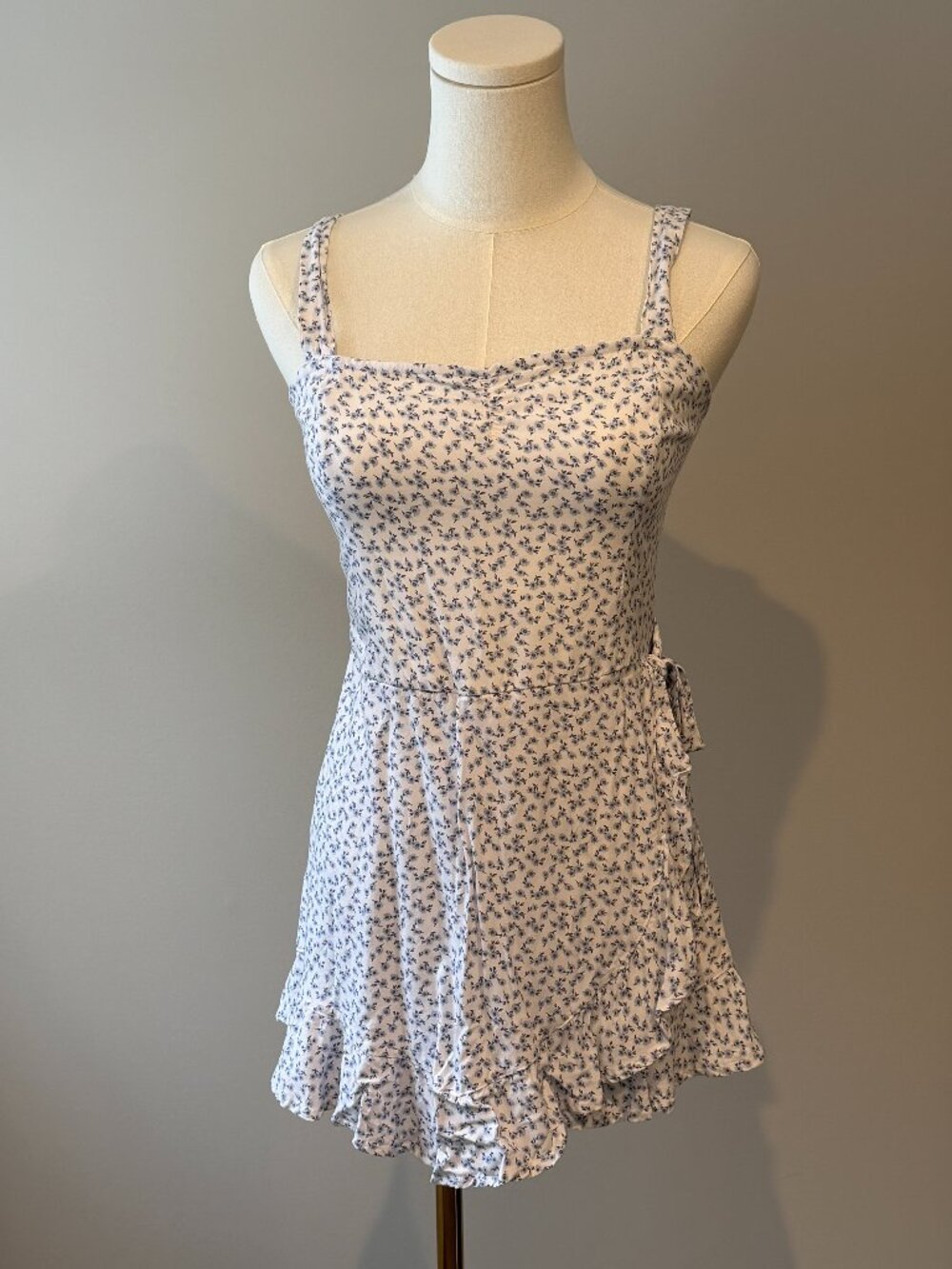 Hollister Romper, Floral Size M